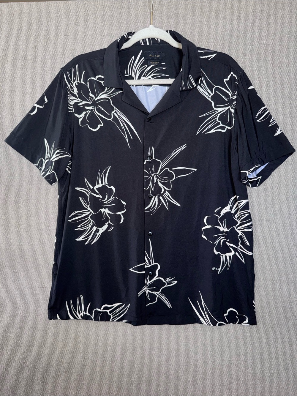 Porter & ash size large Men's Black Floral Short-Sleeve Camp button up Shirt